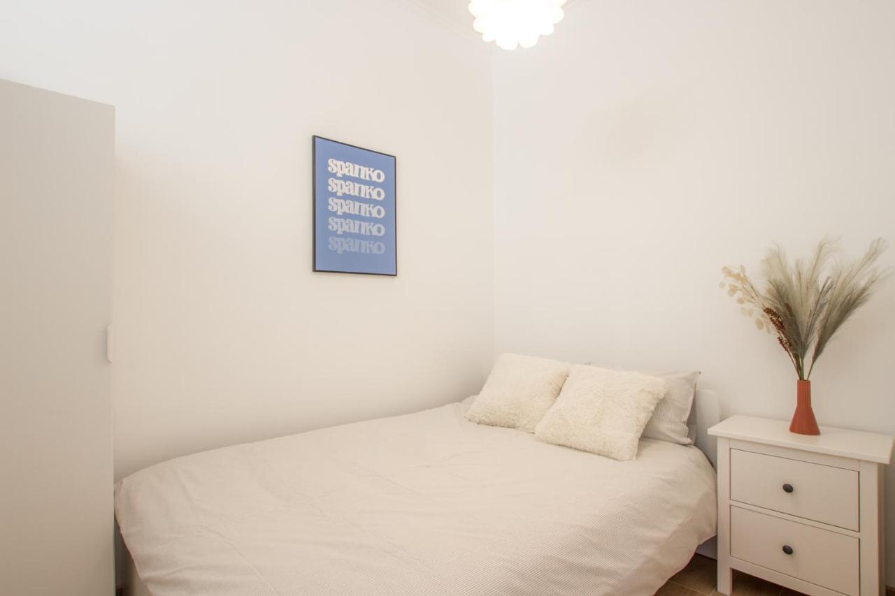 Golden Apartments/Sobd คาโตวีตเซ ภายนอก รูปภาพ