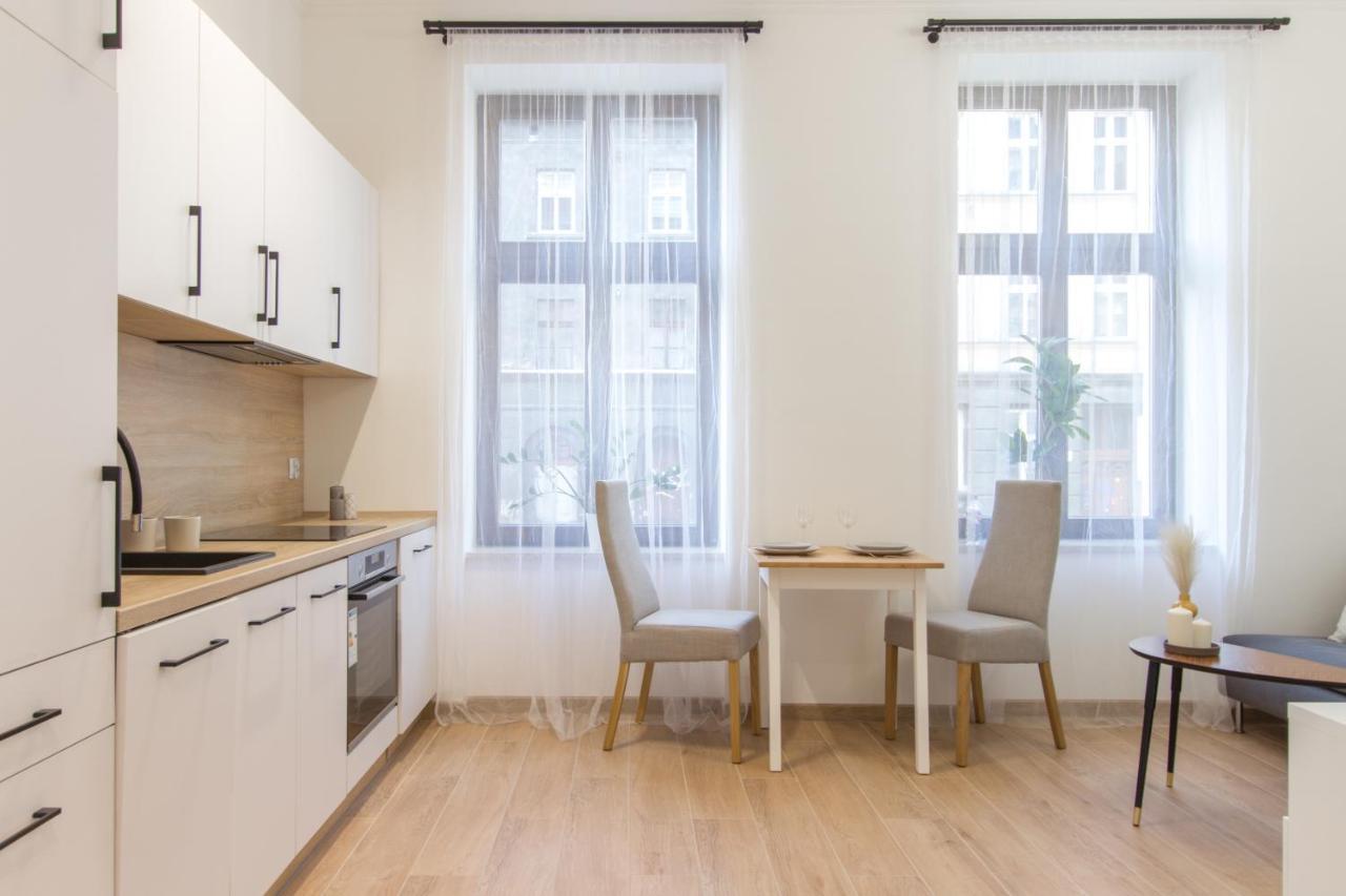 Golden Apartments/Sobd คาโตวีตเซ ภายนอก รูปภาพ