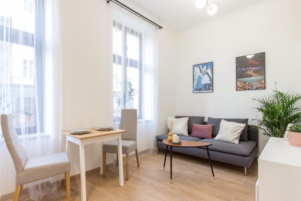 Golden Apartments/Sobd คาโตวีตเซ ภายนอก รูปภาพ
