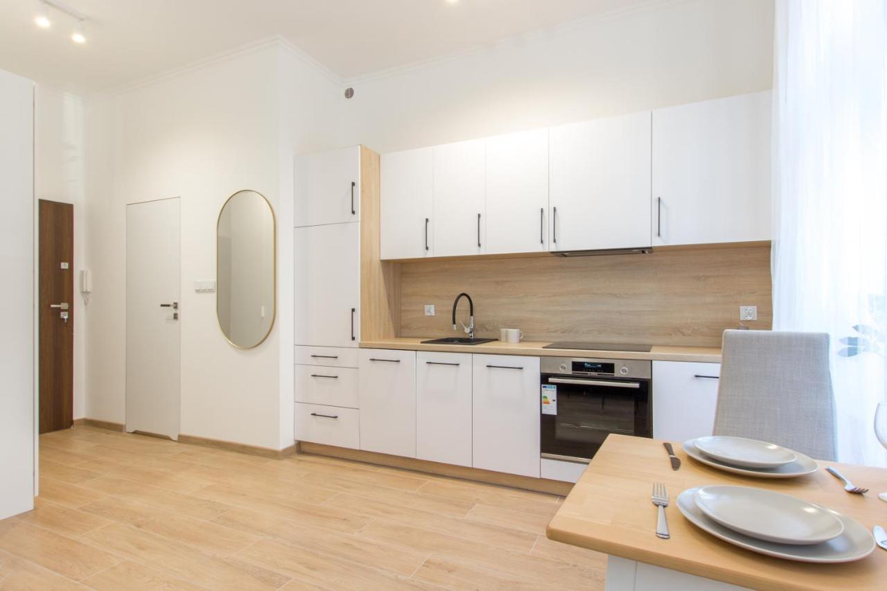 Golden Apartments/Sobd คาโตวีตเซ ภายนอก รูปภาพ